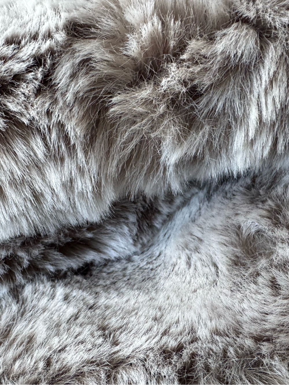 UGG Wyatt Reversible Gray White Black Throw Cozy Faux Fur Blanket 50" x 70" - Picture 8 of 10